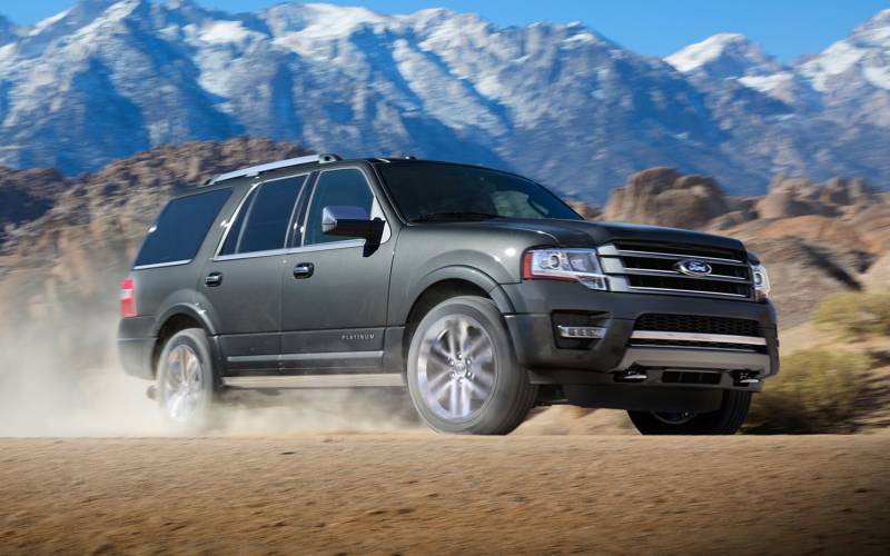 Comparison - Ford Expedition EL Platinum 2017 - vs - Lincoln Navigator